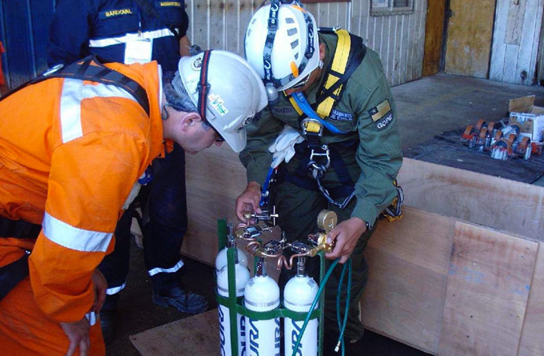 These Indura oxygen cylinders, manufactured by Luxfer Gas Cylinders from the companys patented, higher-strength L7X aluminum alloy, were used in the successful rescue of 33 trapped miners in Chile