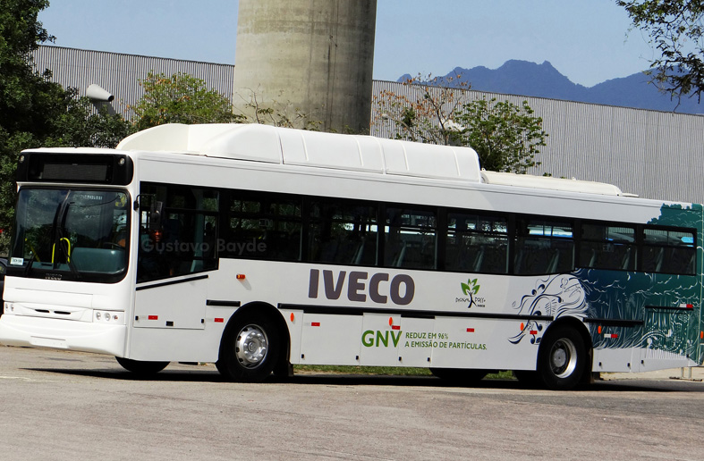 Iveco Urbanway CNG-powered bus equipped with Luxfer cylinders